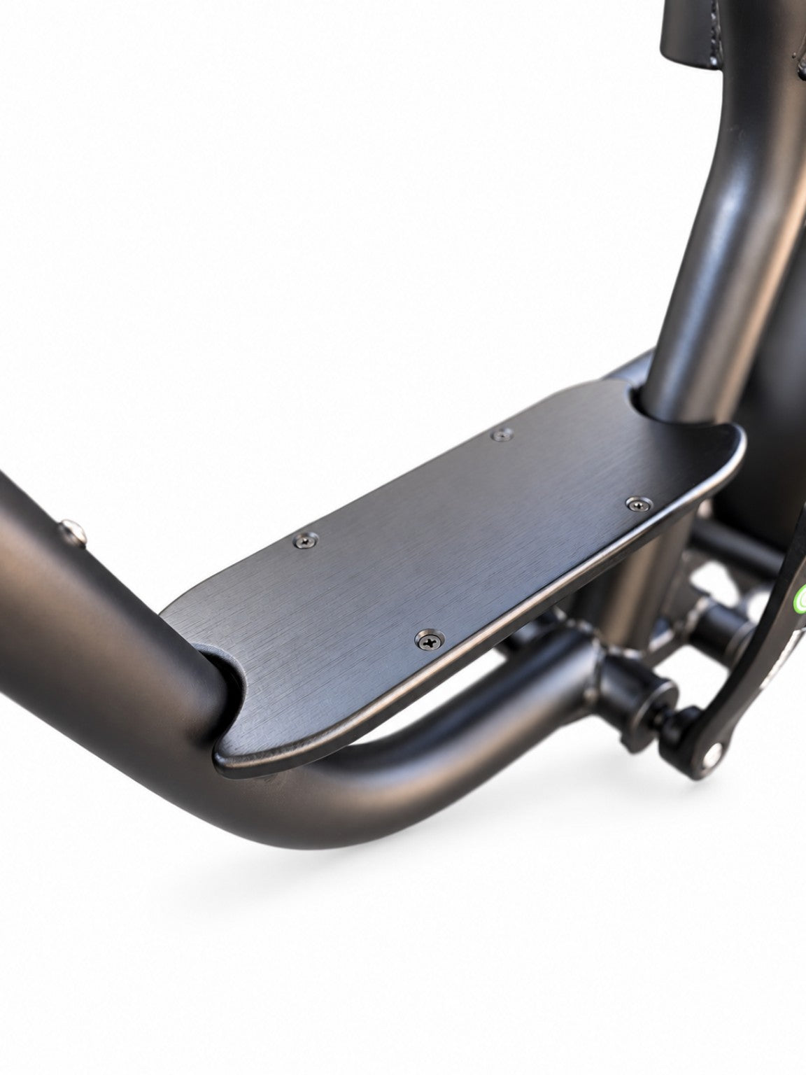 Evolve Roamer black electric bike low step-through platform detail